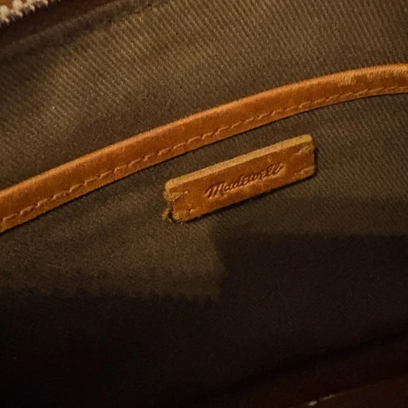 $98 Madewell The Simple Crossbody Bag Tan Leather Crossbody Bag - Picture 4 of 8